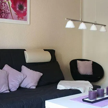 Gemuetliche-und-moderne-3-zimmer-ferienwohnung-mit-grosser-terrasse-stadtnah *