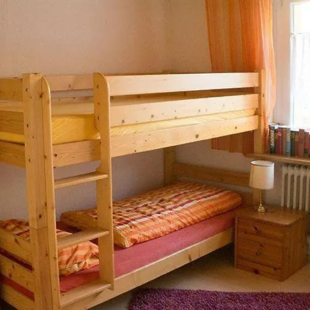 Gemuetliche-und-moderne-3-zimmer-ferienwohnung-mit-grosser-terrasse-stadtnah *